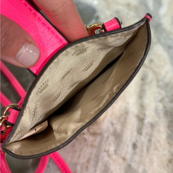 Stunning juicy couture hot pink crossbody - Picture 3 of 4